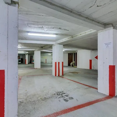 2bdr In Apartment