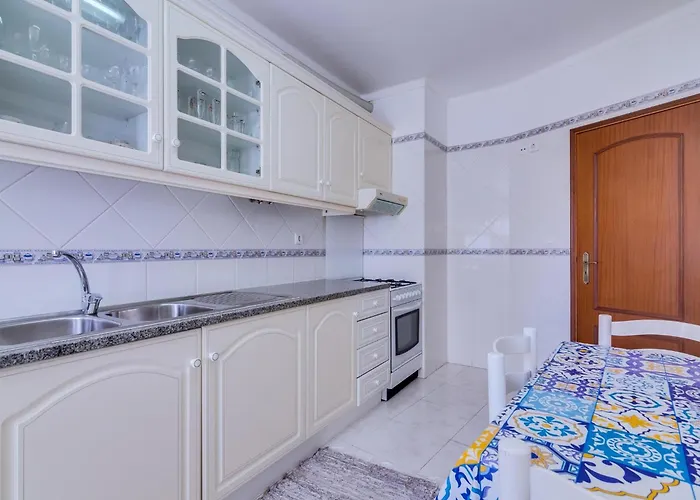 2bdr In Appartement *